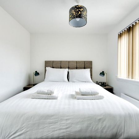 2-Bedroom Holiday Home With Private Garden & Parking EDI Exterior photo